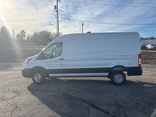 2026 Ford Transit-250 148 WB Medium Roof Cargo