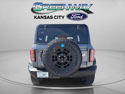 Carbonized Gray Metallic 2026 Ford Bronco Badlands