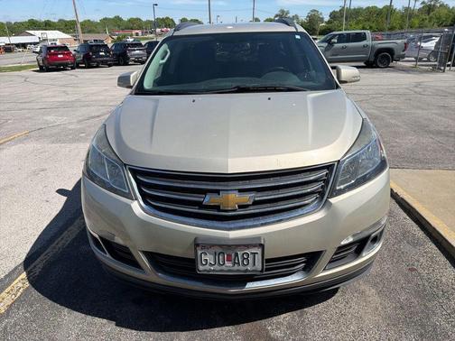 Champagne Silver 2015 Chevrolet Traverse 2LT