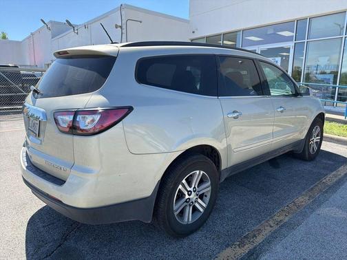 Champagne Silver 2015 Chevrolet Traverse 2LT