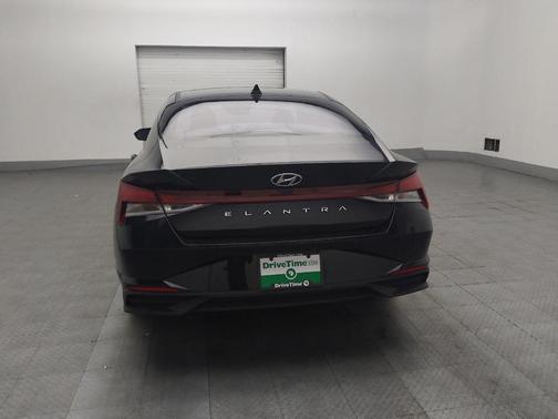 Phantom Black 2022 Hyundai ELANTRA SEL