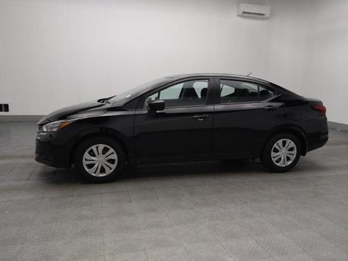 Super Black 2025 Nissan Versa 1.6 S