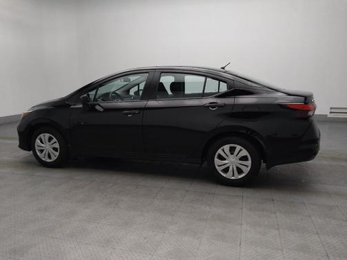 Super Black 2025 Nissan Versa 1.6 S