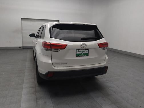 2019 Toyota Highlander LE I4