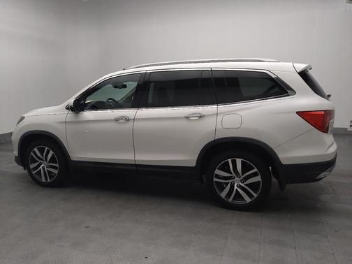 White Diamond Pearl 2017 Honda Pilot Elite