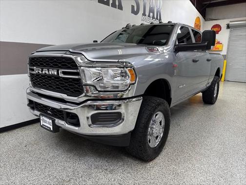 2022 RAM 2500 Tradesman Crew Cab 4x4 6'4' Box