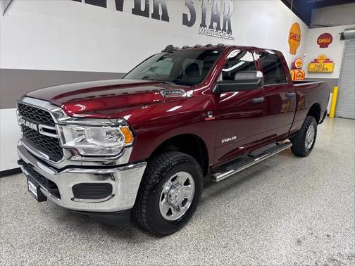 2022 RAM 2500 Tradesman Crew Cab 4x4 6'4' Box