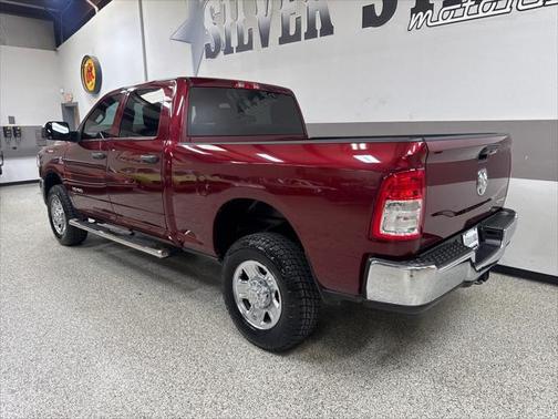 2022 RAM 2500 Tradesman Crew Cab 4x4 6'4' Box