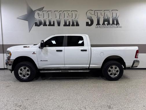 2023 RAM 3500 Big Horn Crew Cab 4x4 6'4' Box
