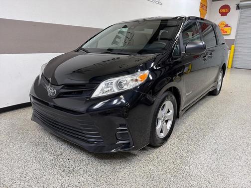 2020 Toyota Sienna Braun Ability Mobility Van