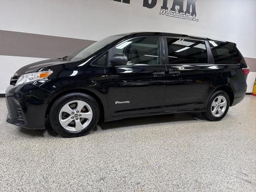 2020 Toyota Sienna Braun Ability Mobility Van