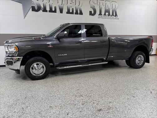2022 RAM 3500 Tradesman Crew Cab 4x4 8' Box