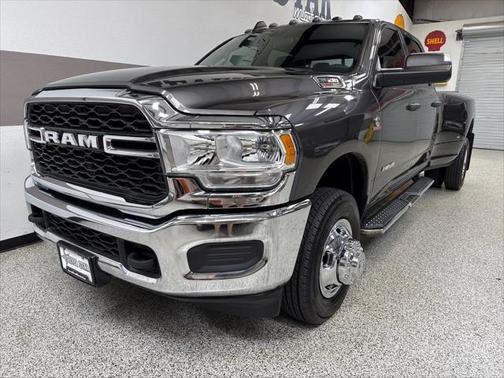 2022 RAM 3500 Tradesman Crew Cab 4x4 8' Box