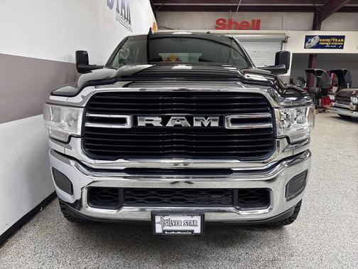 2019 RAM 2500 Big Horn Crew Cab 4x4 6'4' Box