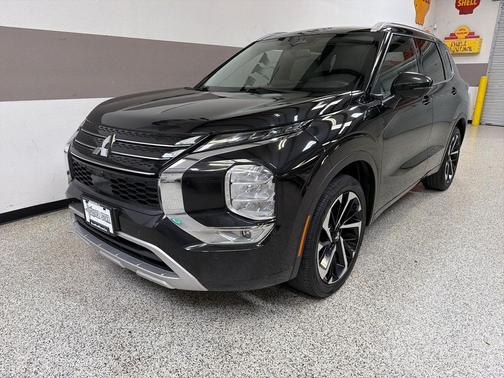 Black Diamond 2022 Mitsubishi Outlander SEL 2.5 2WD