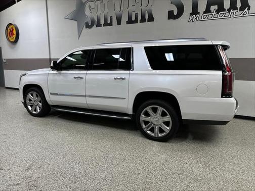 2016 Cadillac Escalade ESV Luxury