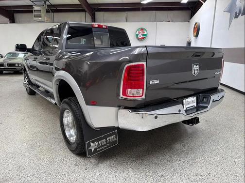 Granite Crystal Metallic Clearcoat 2015 RAM 3500 Laramie