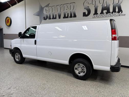 2022 Chevrolet Express 2500 RWD 2500 Regular Wheelbase WT