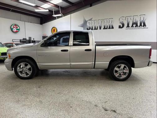 Silver 2005 Dodge Ram 1500 SLT
