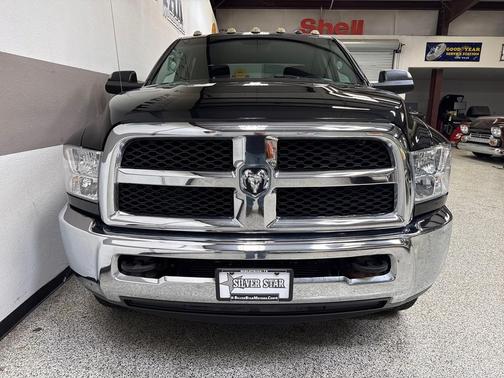 2018 RAM 2500 Tradesman Crew Cab 4x4 6'4' Box