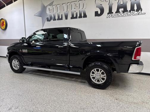 2018 RAM 2500 Laramie Crew Cab 4x4 6'4' Box