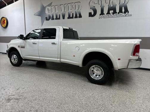 2017 RAM 3500 Laramie Crew Cab 4x4 8' Box