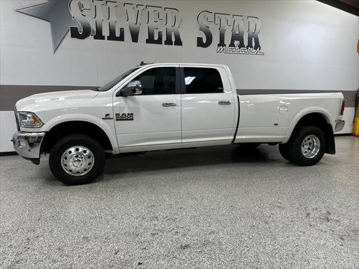 2017 RAM 3500 Laramie Crew Cab 4x4 8' Box