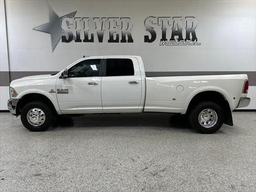 2017 RAM 3500 Laramie Crew Cab 4x4 8' Box