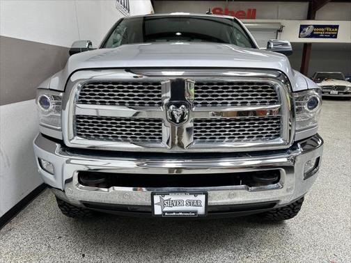 2018 RAM 2500 Laramie Crew Cab 4x4 8' Box