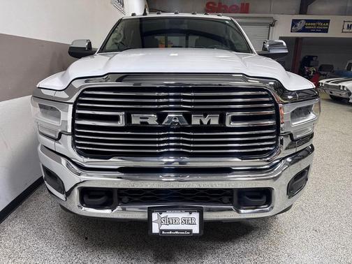 2019 RAM 2500 Laramie Crew Cab 4x4 8' Box