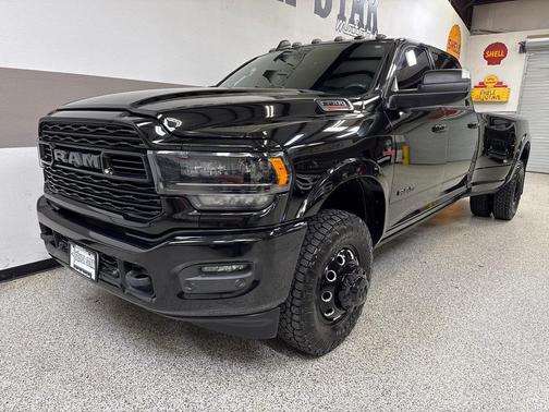 2020 RAM 3500 Limited Crew Cab 4x4 8' Box