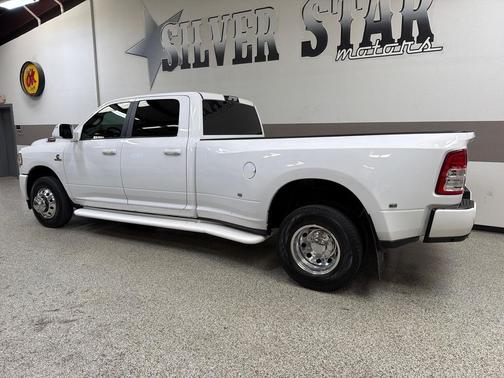 Bright White Clearcoat 2020 RAM 3500 Big Horn Crew Cab 4x2 8' Box