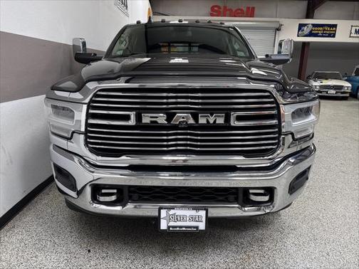 2020 RAM 3500 Laramie Crew Cab 4x4 8' Box