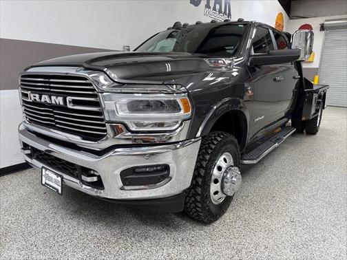 2020 RAM 3500 Laramie Crew Cab 4x4 8' Box