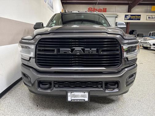 2022 RAM 3500 Laramie Crew Cab 4x4 8' Box