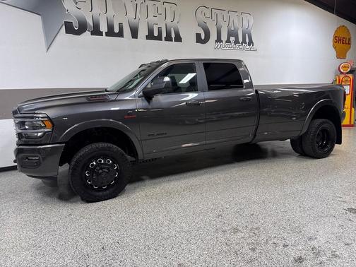 2022 RAM 3500 Laramie Crew Cab 4x4 8' Box