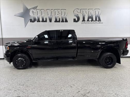 2020 RAM 3500 Laramie Crew Cab 4x4 8' Box