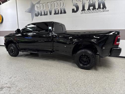 2020 RAM 3500 Laramie Crew Cab 4x4 8' Box