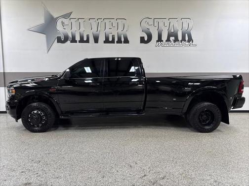 2020 RAM 3500 Laramie Crew Cab 4x4 8' Box