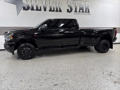 2020 RAM 3500 Laramie Crew Cab 4x4 8' Box