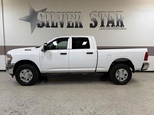 Bright White Clearcoat 2023 RAM 2500 Tradesman Crew Cab 4x4 6'4' Box