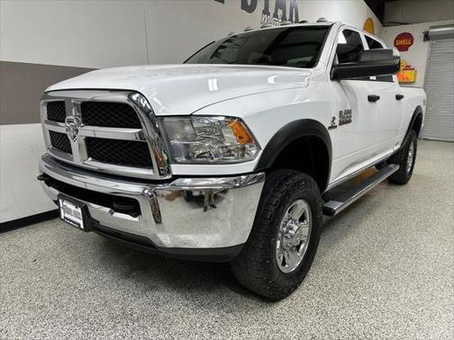 2018 RAM 2500 Tradesman Crew Cab 4x4 6'4' Box