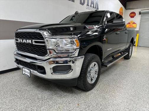 2021 RAM 2500 Tradesman Crew Cab 4x4 6'4' Box
