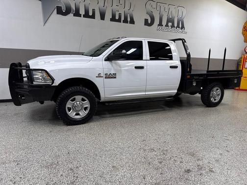 2017 RAM 3500 Tradesman Crew Cab 4x4 8' Box