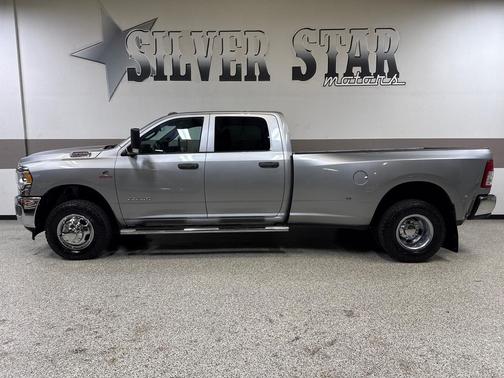 2021 RAM 3500 Tradesman Crew Cab 4x4 8' Box