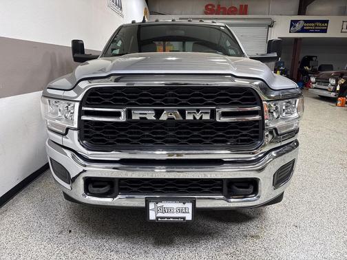 2021 RAM 3500 Tradesman Crew Cab 4x4 8' Box