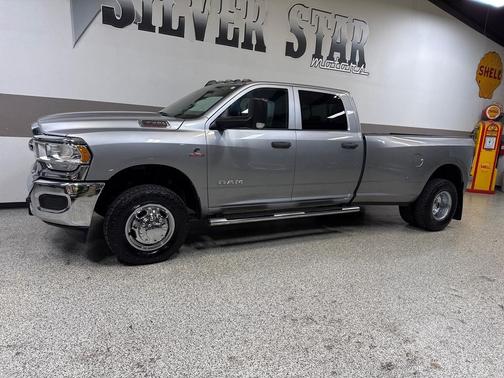 2021 RAM 3500 Tradesman Crew Cab 4x4 8' Box