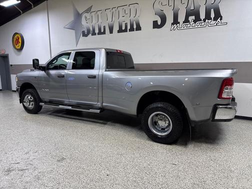 2021 RAM 3500 Tradesman Crew Cab 4x4 8' Box
