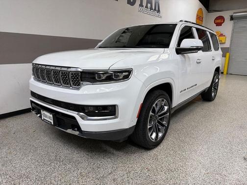 Diamond Black Crystal Pearlcoat 2022 Jeep Grand Wagoneer Series III 4x4