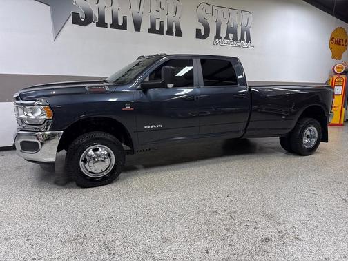2021 RAM 3500 Big Horn Crew Cab 4x4 8' Box